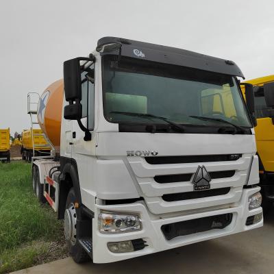 China Dirección hidráulica con asistencia eléctrica Sinotruk HOWO 6X4 Venta de mezclador de transporte de carga en venta