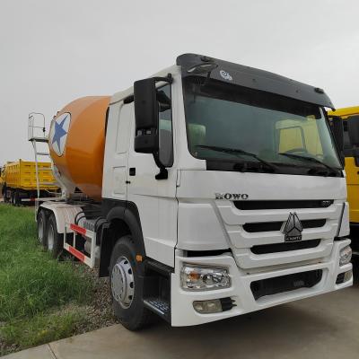 Cina Vendita camion Sinotruk 6X4 consegna dell'acqua miscelatore pesante con tipo di trasmissione manuale in vendita