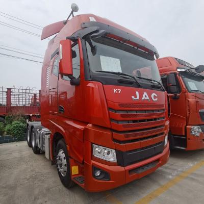 중국 JAC 6X4 트럭 600L 연료 탱크 튜브리스 타이어 디자인 351-450hp 판매용