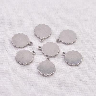 China Stainless Steel Stainless Steel Lace Beads Stamping Blank Tags Around Charm Pendants P8606 for sale