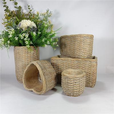 China Modern Flower Frame Cement Garden Planter Wholesale Modern Pot Ball Bamboo Woven Flower Pots and Planters for sale