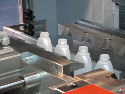 China Lotionsflasche HDPE Blasformverfahren mit defleshing System zu verkaufen