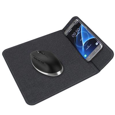 China Mobile phone mouse does not interfere with each other. Durable Black 10W USB Wireless Charging Mice Micro Mouse Pad For iPhone Charging for sale