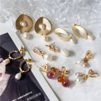 China CLASSIC baroque pearl earrings for women handmade stone jewelry 2021 natural pearl drop earrings for sale