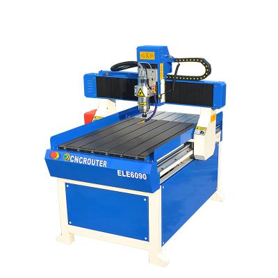 Cina Small Business CNC Router Engraver 6090 Woodworking CNC Router Machine For Sign Making in vendita