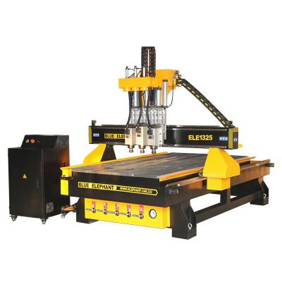 China MDF Three Axis ATC CNC WOOD ACRYLIC ALUMINUM Router For Cabinet Cutting,Three Cut CNC Router With 200mm Rotary Attachment zu verkaufen