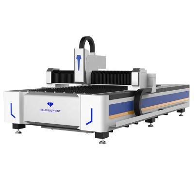 China Factory Price CNC Metal Engraving Machine Fiber Laser Water Cooled Cutter For Carbon Steel en venta