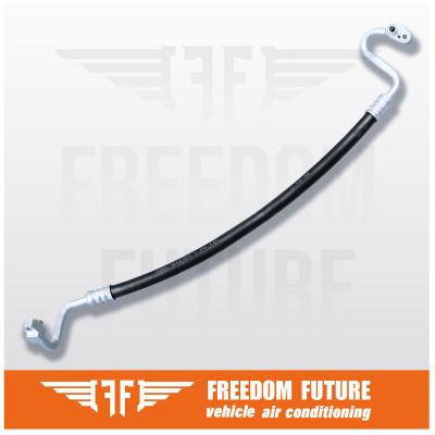 Cina Toyota Discharge 88711-0K071 Hilux 2.5L Car AC Discharge Hose Fits 04-15 in vendita