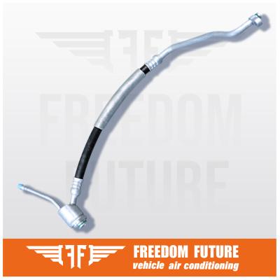 China Flexible Auto-AC-Saugschlauch 64538377108 Passt für 96-03 BMW 5er 2.4L zu verkaufen