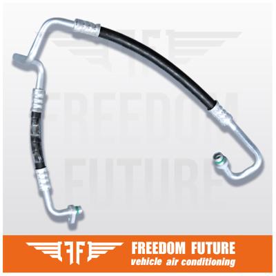 Cina 924900016R Tubo di scarico dell'aria condizionata per auto 03-15 Renault Fluence 1.5 1.6L Tubo per aria condizionata per auto in vendita