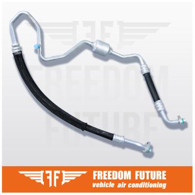 Cina 8200521903 Linea di scarico AC per auto 05-12 Renault Clio III 1.2L 1.5L tubo di aspirazione AC per auto in vendita