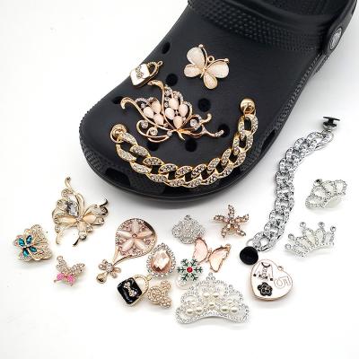 China Clog Charms Women's Cave Metal Shoes DIY Rhinestone Luxury Jewelry Set Fangs Charms For Jewelry Making for sale