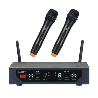 China Handheld Microphone Wireless Microphone Studio Noise The Product 8 Channel Handheld Canceling Lavalier Hot Selling Lcd Display MASCOT for sale