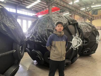 China Marine Foam Fender voor essentiële scheepsapparatuur op het gebied van scheepsbouwkunde Te koop