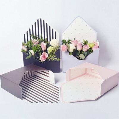 China Personalized Printing Wedding Decoration Disposable Fancy Floral Packaging Box for sale