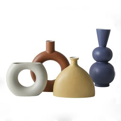 China CLASSIC Colorful Ceramic Modern Home Hotel Fashion Small Vase Decorative Vase for sale