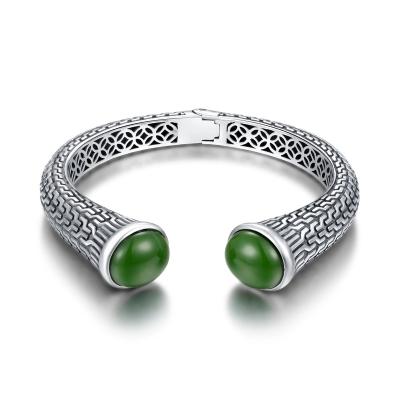 China CLASSIC Luxurious Round Gemstone Bracelet in Sterling Silver 12x14mm Oval Green Jadeite Bracelet for sale