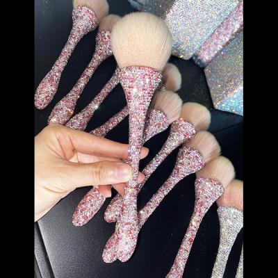 China Diamond Studded Rhinestone Cover Makeup Brushes Crystal Makeup Travel Brushes Face Blusher for sale