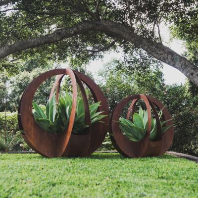 China Plantadores de aço de Corten do jardim de Gnee exterior decorativo dos grandes à venda