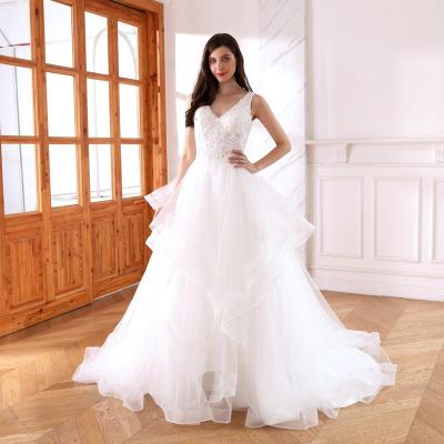 China High Quality Breathable Illusion Bodice V Neck Sleeveless Wedding Dresses LW4113 With Lace Applique V-Back Beaded Wedding Gowns for sale