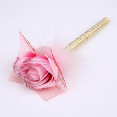 China Fashionable wedding golden gift pen signature pen rose flower design pink feather decor for sale