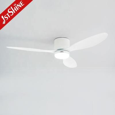 China Ventilador de teto ajustável com controle remoto com luz LED de 3 cores e design de montagem de flush à venda