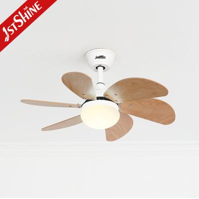 China 110-240V Ceiling Fan with DC Motor and Remote Control in Modern MDF Wood Blades 3000K for sale