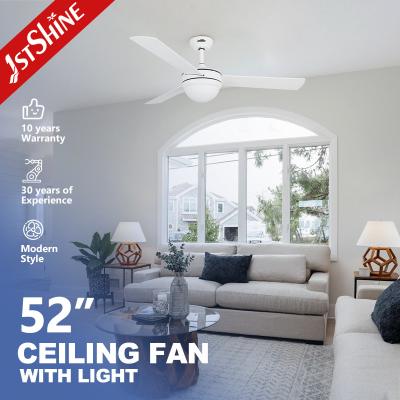 China Adjustable 3 Color Temperature LED Ceiling Fan Light with Low Energy Consumption for sale