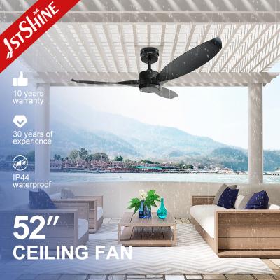 Chine Ventilateur de plafond extérieur imperméable à l'eau IP44 contrôlé par application avec lames ABS et contrôle intelligent à vendre