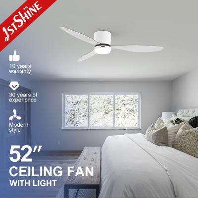 Cina 52 pollici ventilatore di soffitto a vento naturale a LED con controllo remoto risparmio di spazio lame bianche ABS in vendita