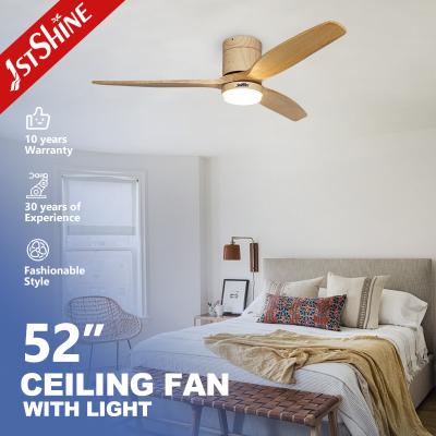 Cina Risparmio energetico ventilatore di soffitto a LED da 52 pollici con lame di legno massello in vendita