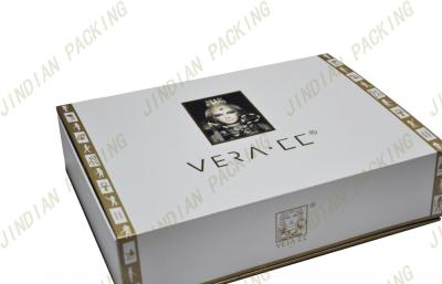 China Elegant White Customized Cardboard Cosmetic Boxes With Gold Stamped Logo for sale