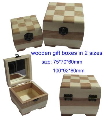 China Cajas de regalo de madera del rectángulo delicado, pequeño joyero de madera sólida con el espejo en venta