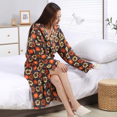 China Single Sleeve Coral Fleece Nightgown Print Comfortable Ladies Flannel QUICK DRY Robe Long Sleeve Bathrobe Knee Length for sale