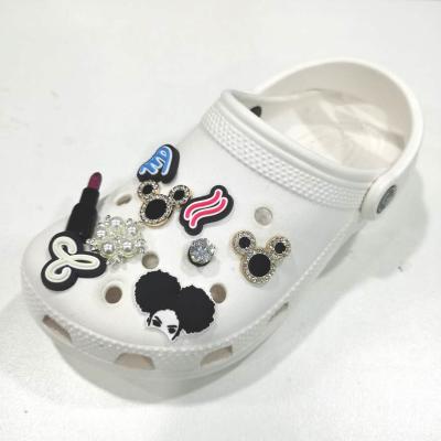 China Clog Charm Designer Custom New Leaves Soft PVC Cartoon Shoe Charm For Charming Lady for sale