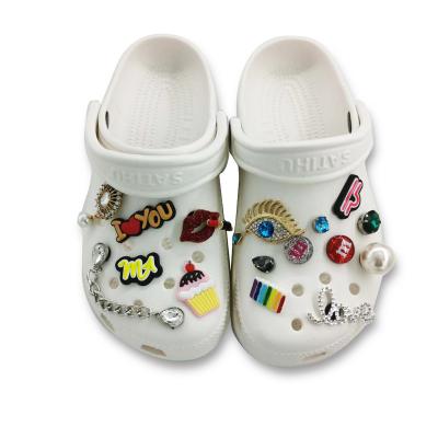 China Clog Charm New Products Shoe Charms Decoration Crystal Bead Flowers PVC Shoe Charms For Children's Gifts for sale