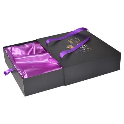 China Custom Recycled Materials Matt Black Paper Cardboard Hair Bundle Extension Packaging Box with Luxury Purple Satin Fabric Insert and Ribbon Handle for sale