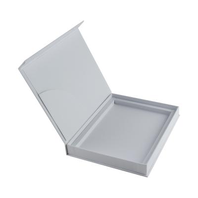 China Custom Made Logo Hediye Kutusu Premium Quality White Color Rigid Cardboard Magnet Gift Boxes For Photo Frame Packaging Boxes for sale