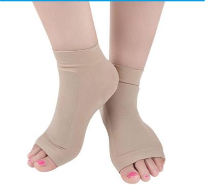 China Pad Compression Moisten Plantar Fasciitis Foot Sleeve With Silicon Gel for sale