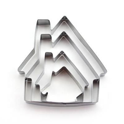 China Sustainable Metal House Shaped Cookie Cutter Set For Christmas Cake Cutter Baking Set for sale