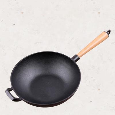 China Sustainable China Iron Wok Induction Chinese Wok Pan Cast Iron Wok With Wooden Handle for sale