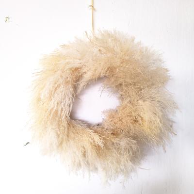 China Slulaoo Natural Plant Contact Background Pampas Wreath Bench Pampas Wedding Handmade Decorative Wreath for sale