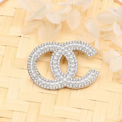 China Crystal Letter Diamond Rhinestone Pearl cc Brooches New Designer Inspired Full Brooches and Pins Pins for sale