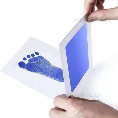 China Non-Toxic Clean Inkless Clean Desktop Ink Pad Kit Newborn Baby Footprint and Handprint Ink Pads Photo Frame for sale