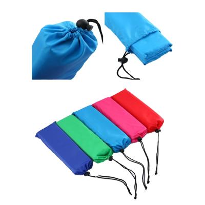 China Waterproof Custom 210D Polyester Foldable Stadium Cushion With Bag for sale