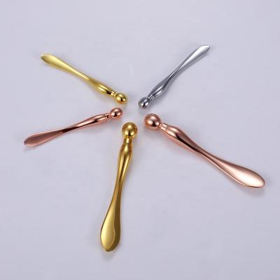 China 10cm Metal Beauty Eye Care Tools Silver Metal Cosmetic Spatula for sale