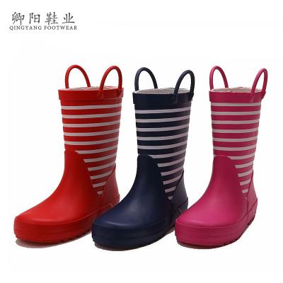 China Fashion Trend Factory High Quality Manufacturer Kids Giraffe Matt Finish Rubber Kids Rain Monogrammed Cartoon Boots With Stripes Print for sale