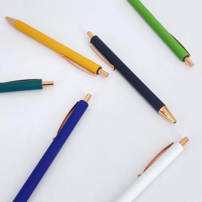 Cina Press Type Business Office Pen Metal Ballpoint Pen With Spray Adhesive Process in vendita