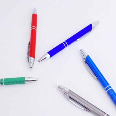 Cina Luxury Matte Aluminum Barrel Ball Pen Press-Type Ballpoint Pen in vendita