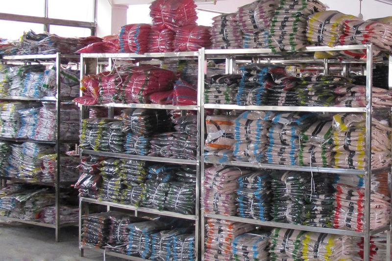 Verified China supplier - Foshan Nanhai District Yijiaxin Clothes Firm